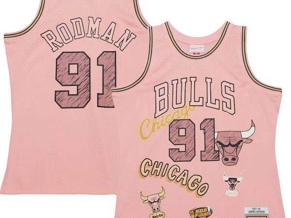 Dennis Rodman Chicago Bulls 1997/98 Swingman Sidewalk Sketch Jersey - Pink