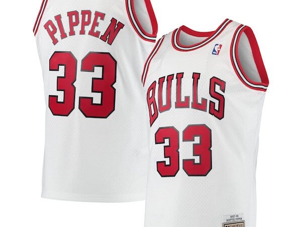 Scottie Pippen Chicago Bulls  Hardwood Classics Swingman Jersey - White/Black