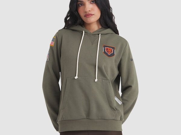 Chicago Bears Nike Women's 2025 Salute to Service Sideline Standard Issue Dri-FIT Hoodie - Olive