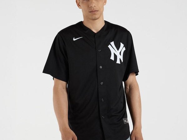 Aaron Judge New York Yankees Nike Lights Out Replica Player Jersey - Black