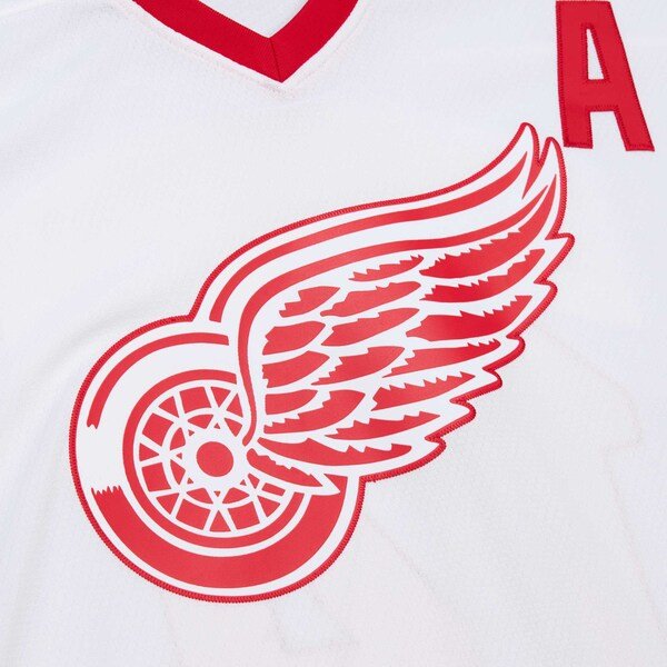 Brendan Shanahan Detroit Red Wings 2001/02 Alternate Captain Blue Line Player Jersey - White