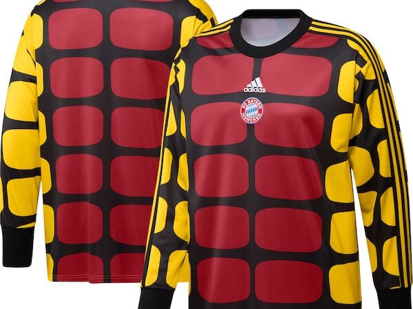 Bayern Munich adidas Authentic Football Icon Goalkeeper Jersey - Black
